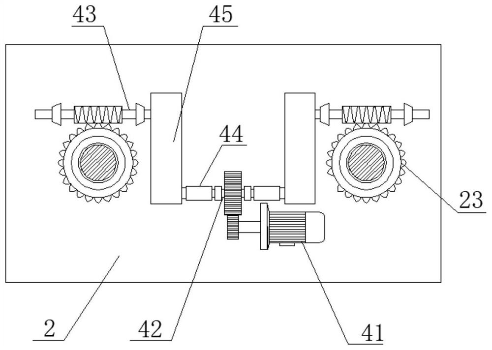 A tensile testing machine and its traction mechanism