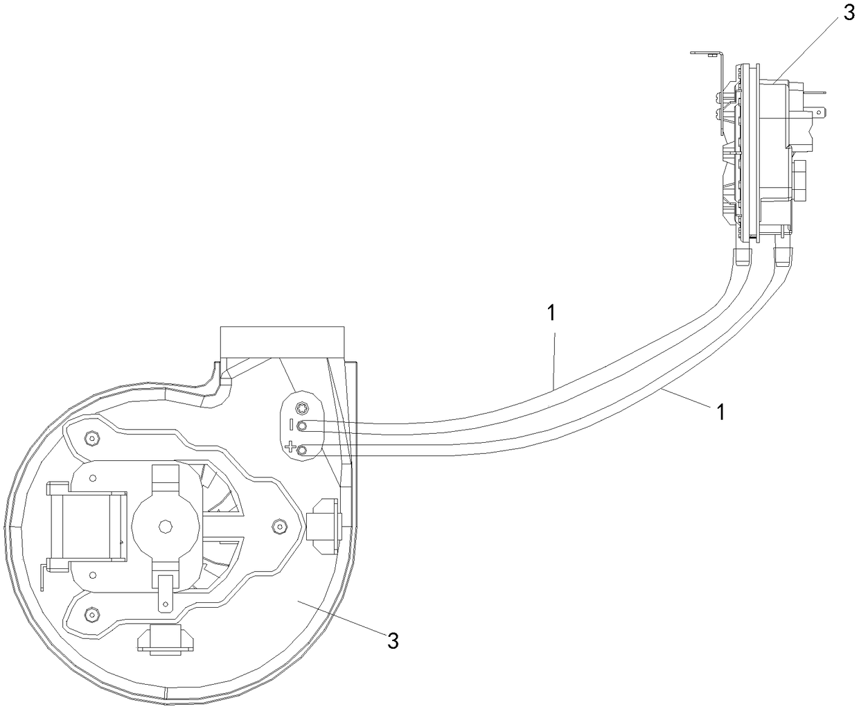 Wind pressure pipe, wall-mounted furnace and method of reducing using failure of wall-mounted furnace