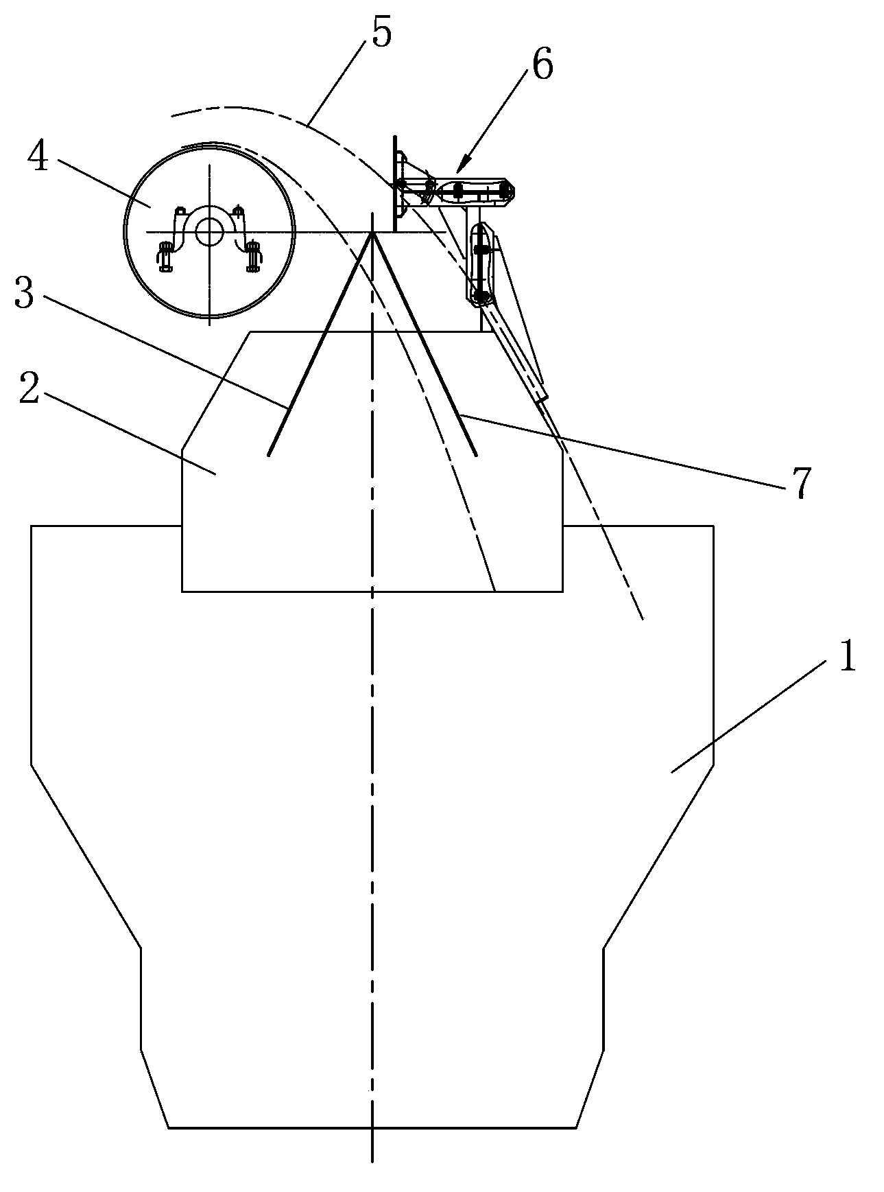 Distributing device for finished product bin