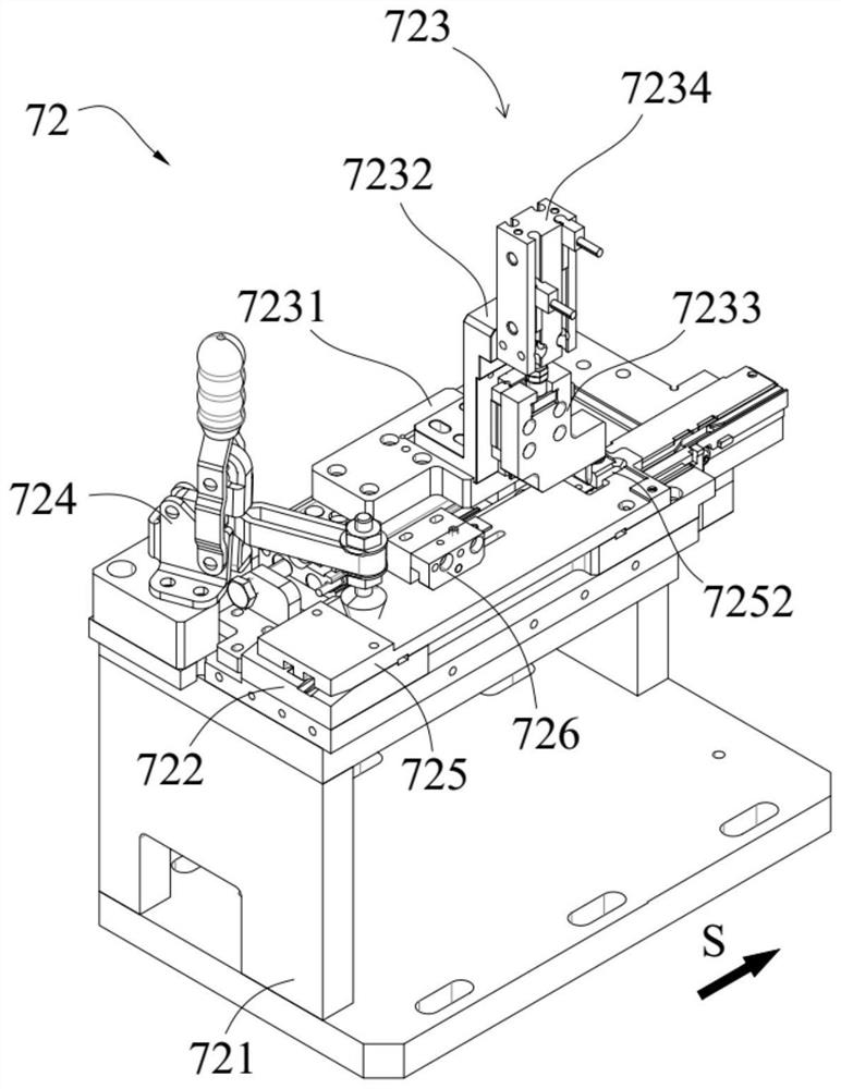 Toggling type cutting and feeding device