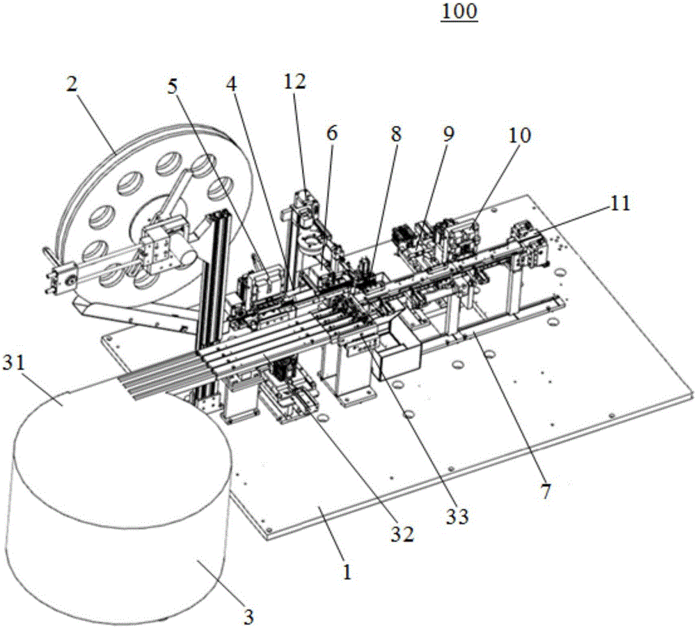 Automatic assembling mechanism of connector assembly