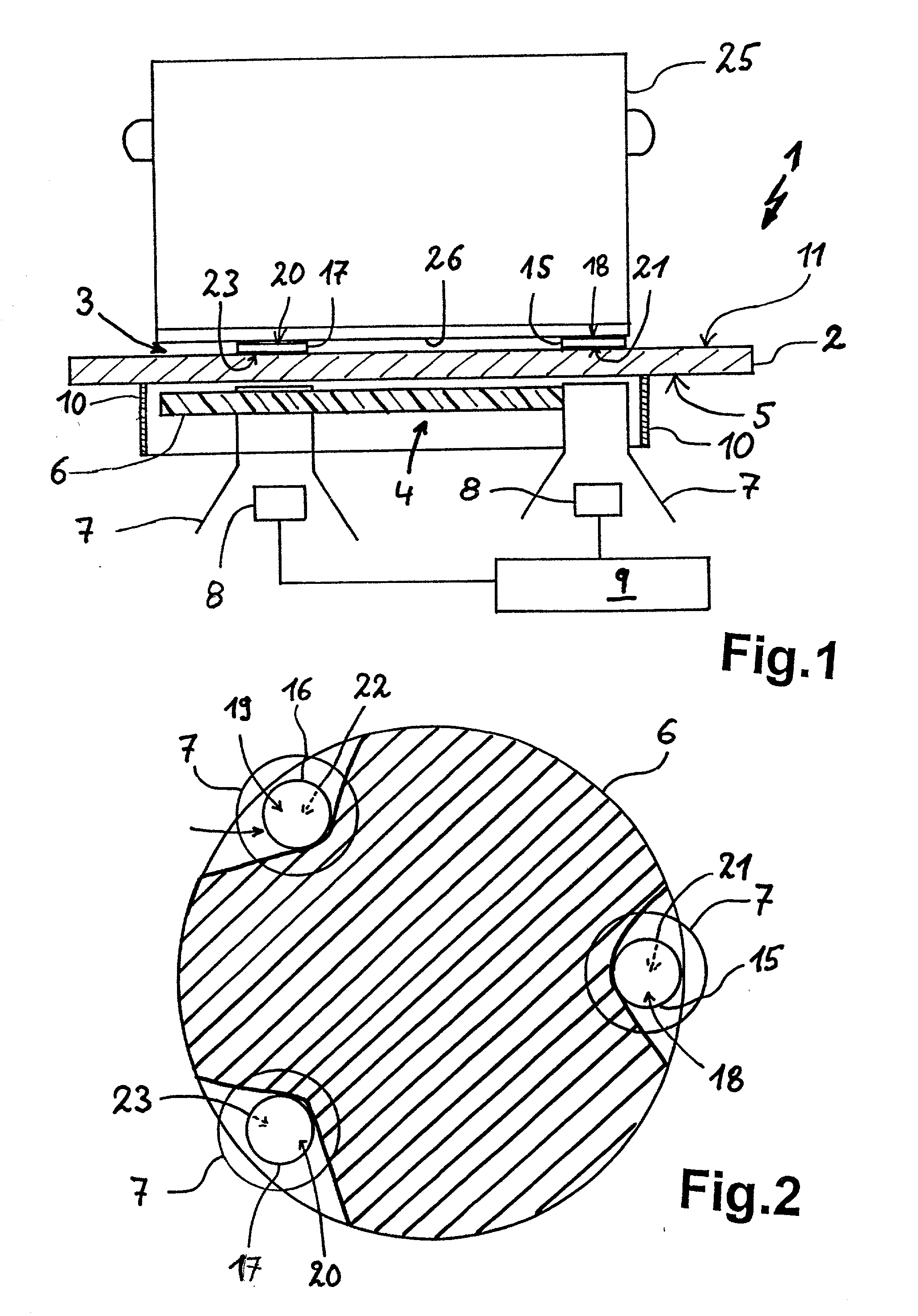 Method and device for determining the temperature of a cooking vessel