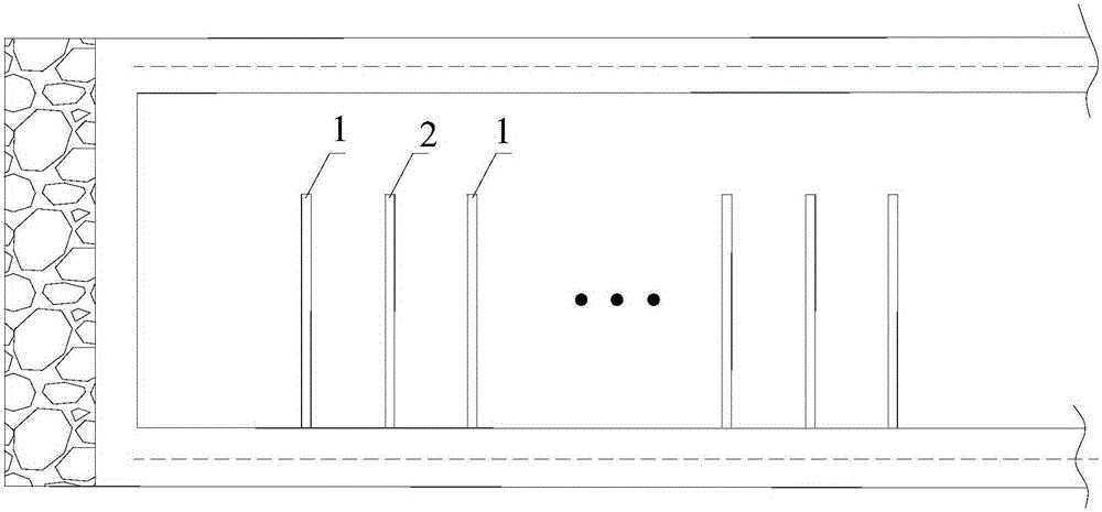 Low-gas permeability coal seam weakening and permeability increasing method combining presplitting and high-pressure water injection