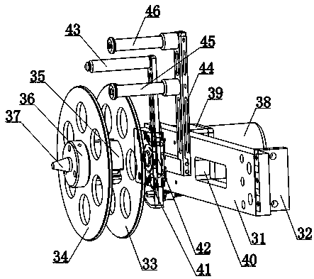 Solar thin film battery conveying device with traction mechanism