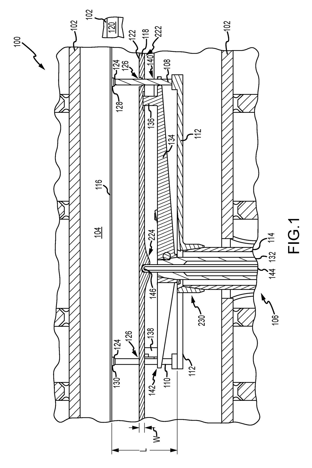 Substrate lift mechanism and reactor including same