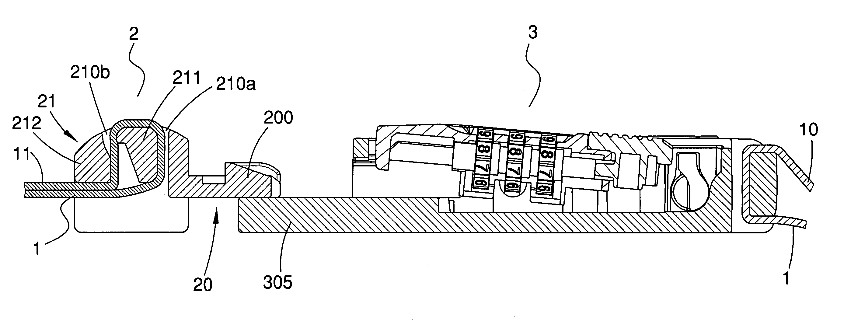 Baggage fastening device having an anti-reverse function