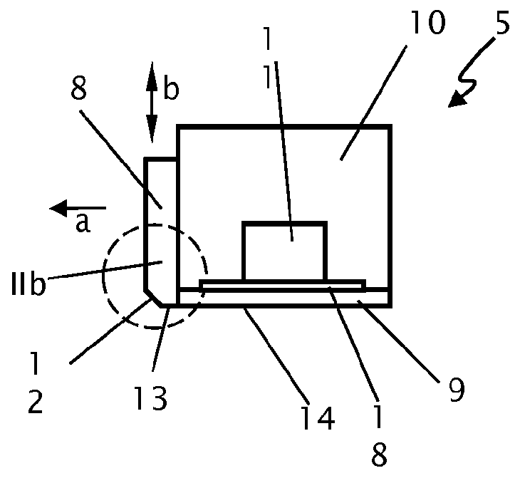 Road finisher, screed plate, and tamper bar comprising a heating element and method to manufacture the same