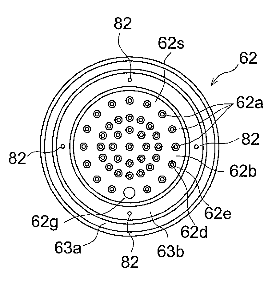 Structore of molding tools, injection molding device, and molding method