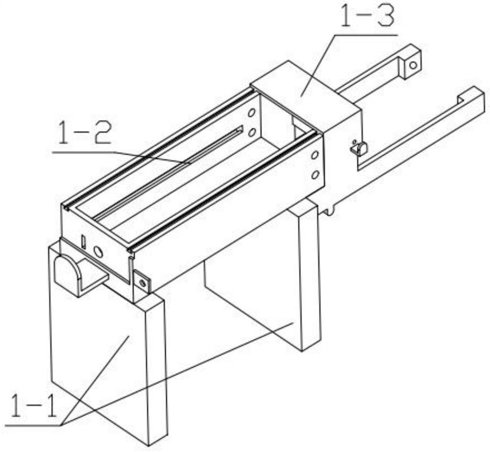 Salt feeding device for animal husbandry