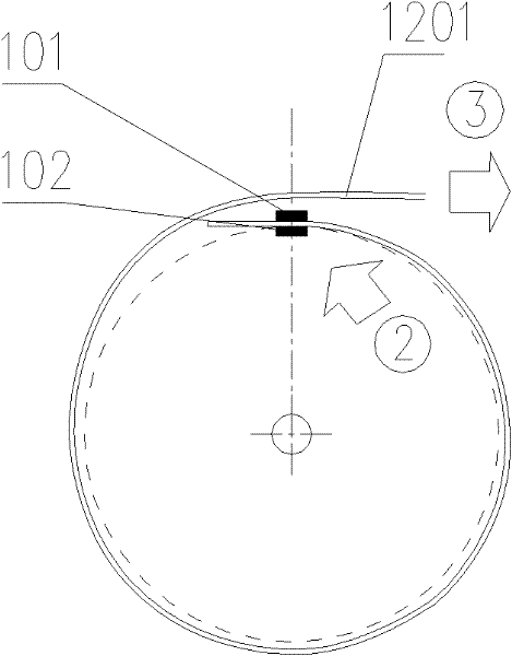 Strip medium strapping mechanism and strapping method