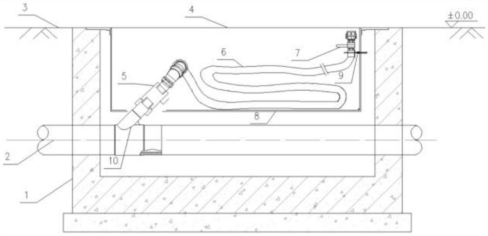 Fixing structure for sewage discharging hose of passenger train