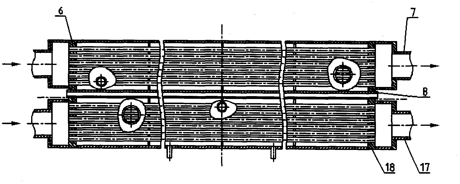 Integrated condensing flooded evaporator device and using method thereof