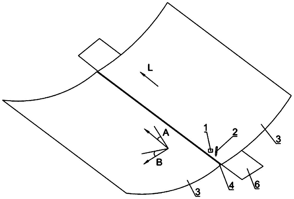 Automatic welding method and welding device of ship curved plate