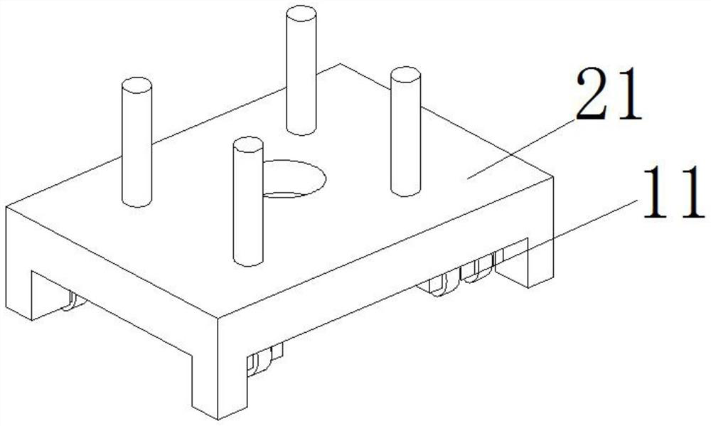 Metal cutting table based on metal corner distance measurement