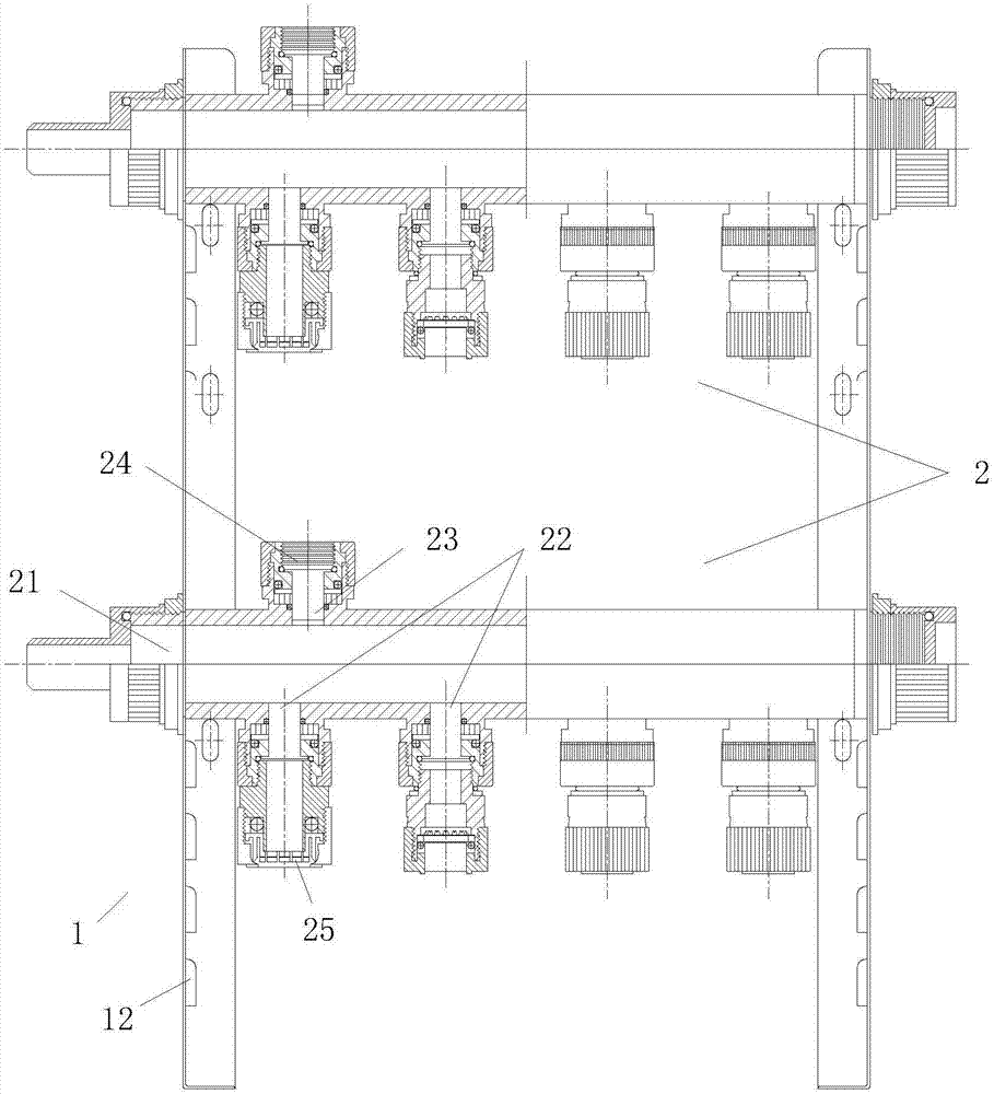 Indoor floor heating water collection and distribution device