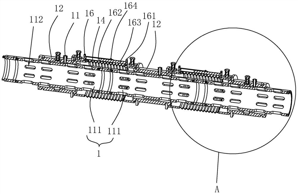 Spraying device for steel-wood combined shed frame