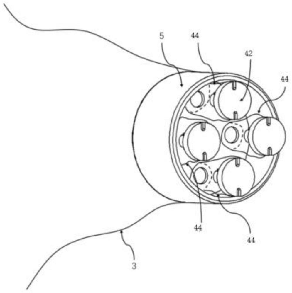 Sterile isolation device for laparoscopic surgery robot and laparoscopic surgery robot thereof