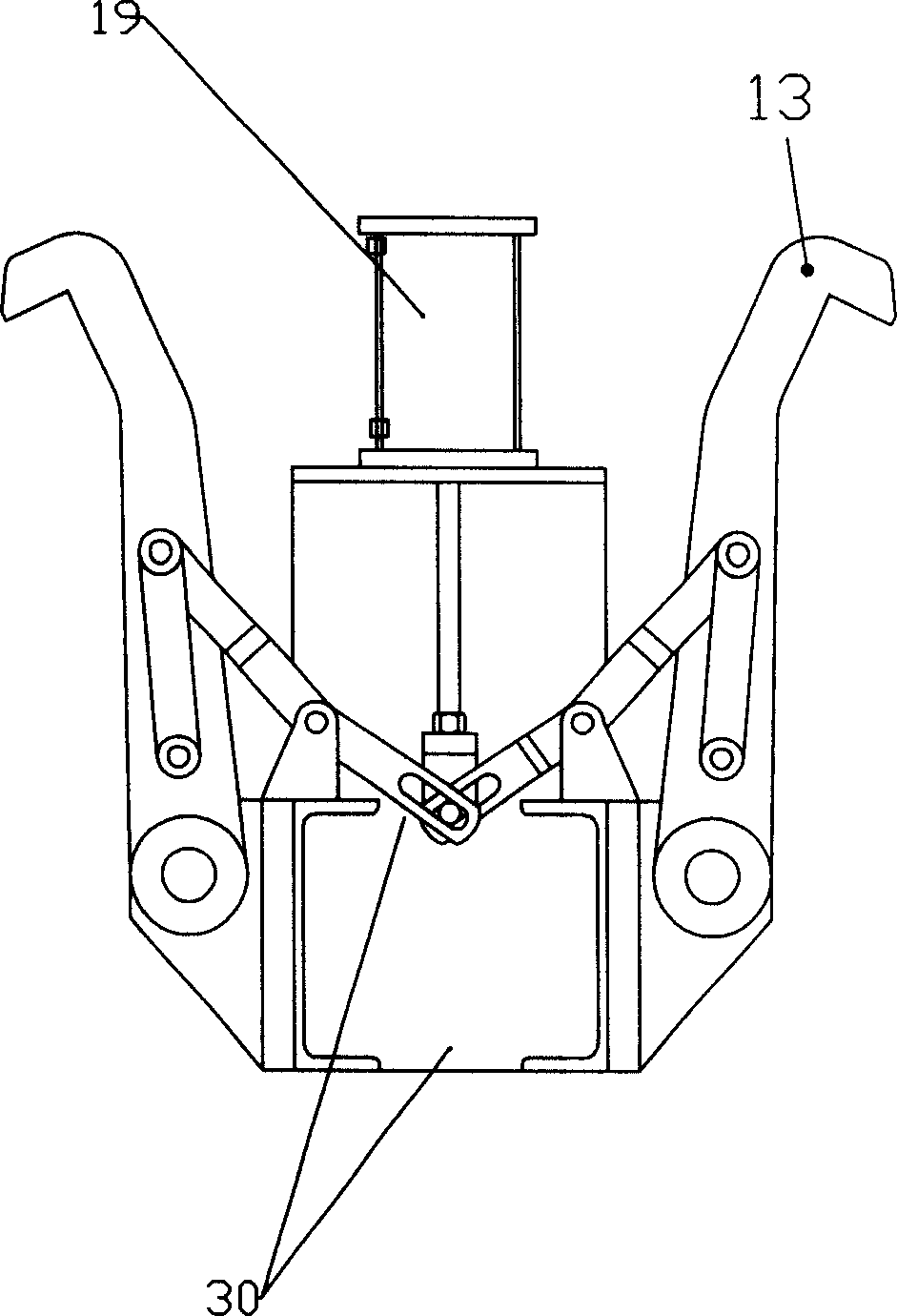 Automatic hooking device for hoisting concrete pipe pile mould