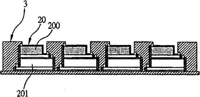 AC illuminating device and manufacturing method thereof