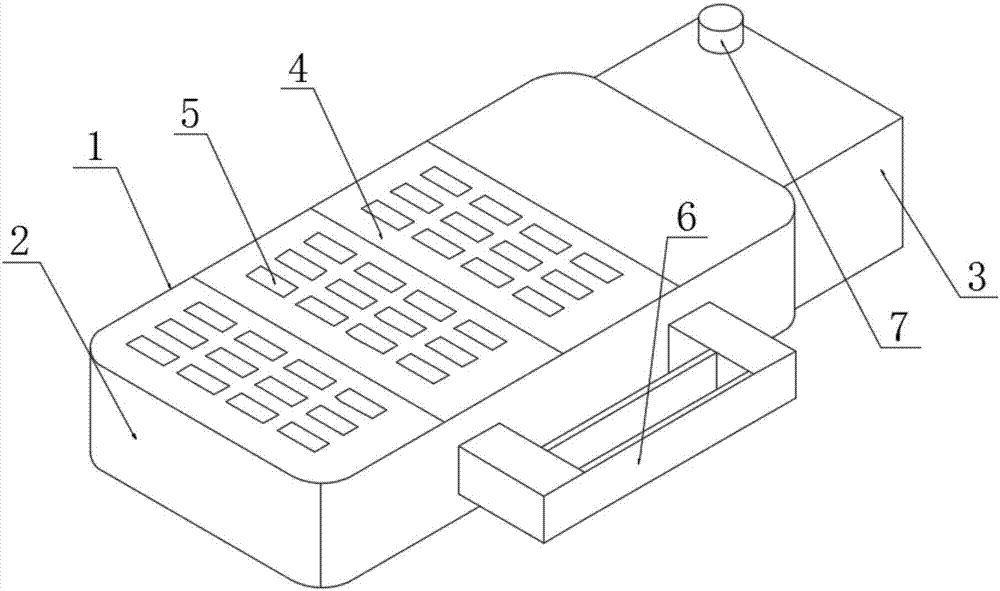 Engine cover convenient to reduce noise and insulate heat of engine