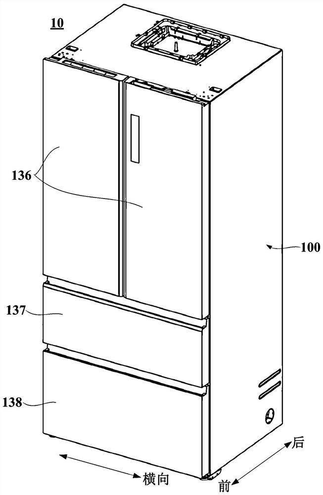 Refrigerator with fan located in middle of evaporator