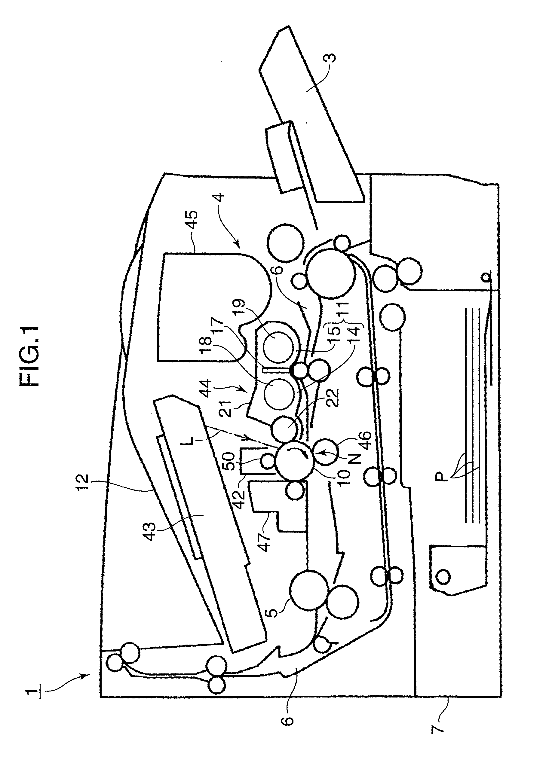 Developing device and image forming apparatus provided with same