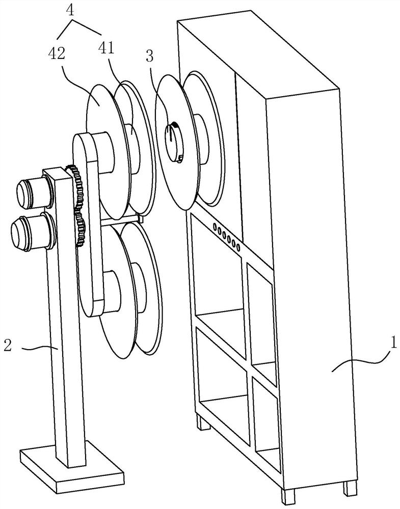 Automatic tray discharging mechanism for carrier tape production