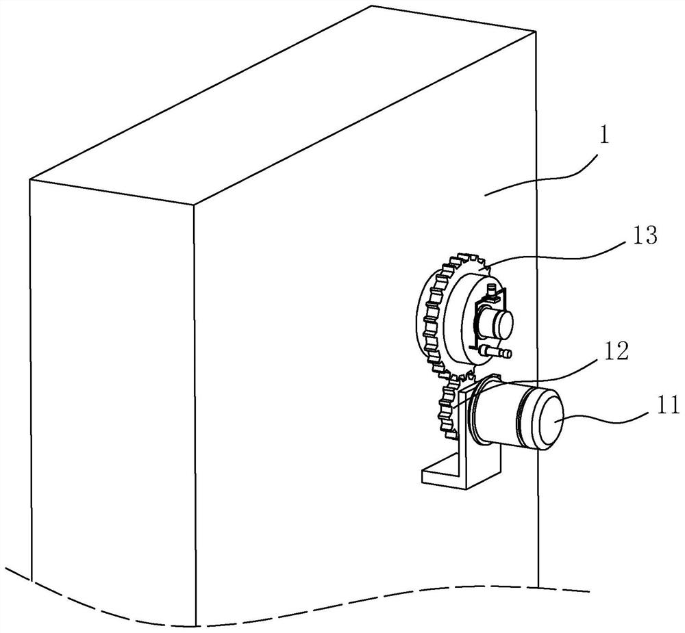 Automatic tray discharging mechanism for carrier tape production