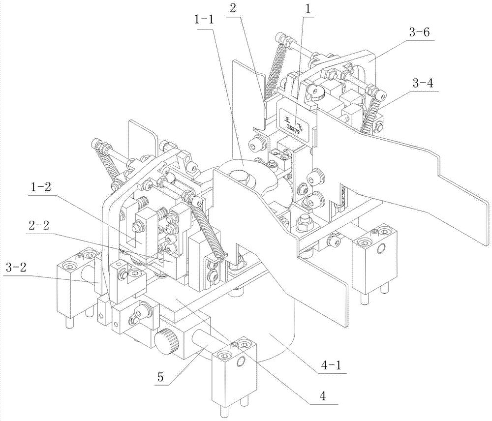 Accurate double-face stamping mechanism for paper money different in face value