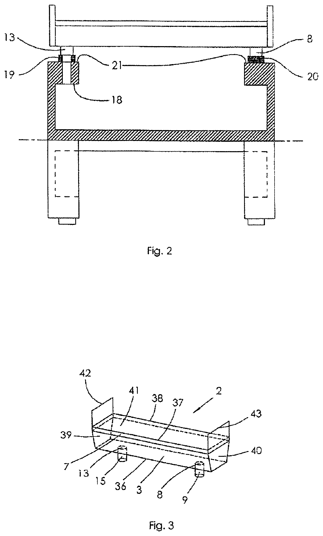 Vacuum box, belt filter, methods for servicing a vacuum belt filter, method for liquid-solid separation of a slurry, and filter element