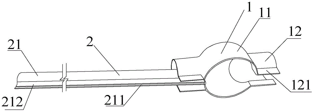 Protecting device for alive circuit and insulating protection method