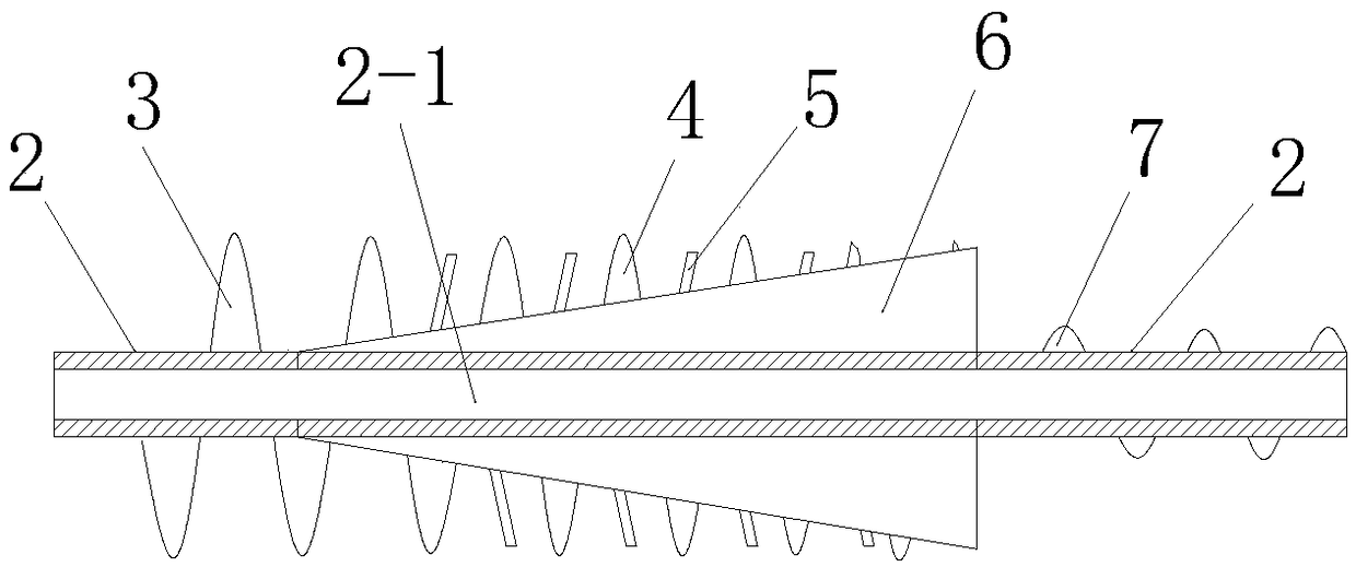 Squeezing shaft and vegetable dehydrator using squeezing shaft