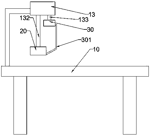 Platen wood cutting device for papermaking