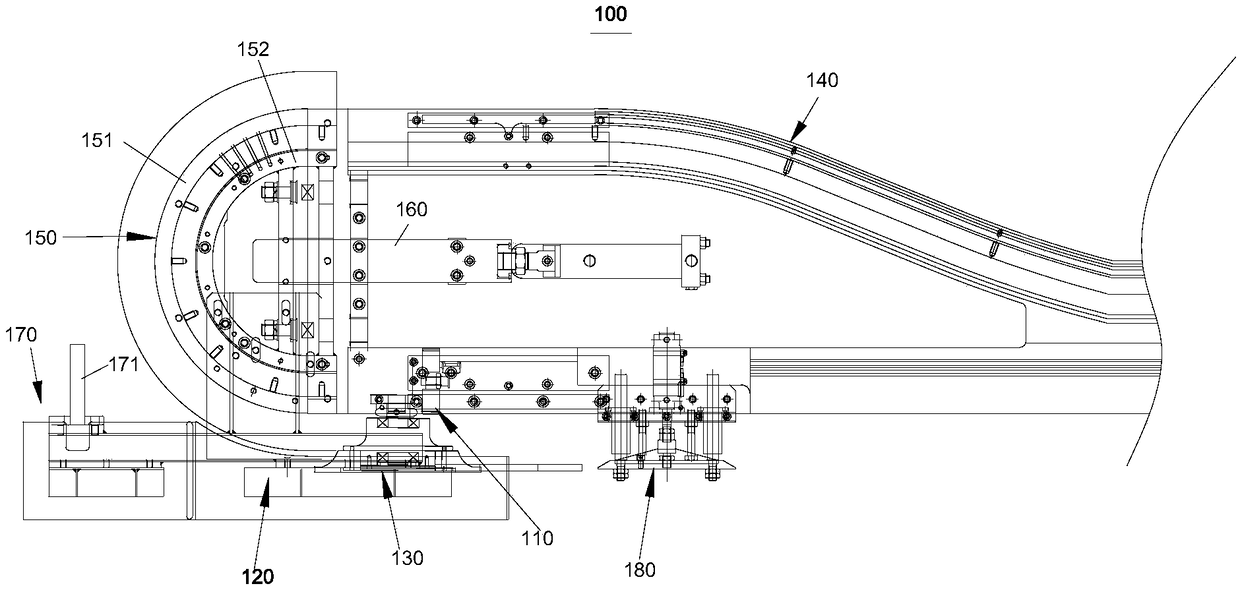 A chain clamp type transmission mechanism and a chain clamp type transmission device for wet separation membrane extraction of a lithium ion battery