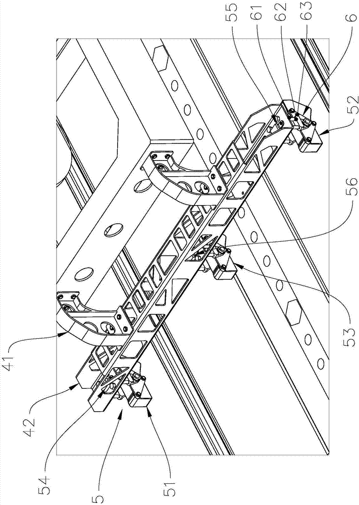 Vehicle and method for detecting geometric parameters of tracks