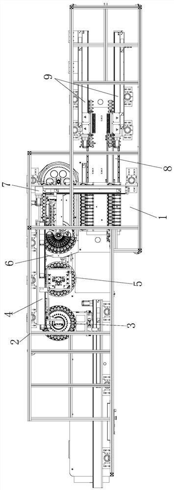 Spoon distributing and moving assembly