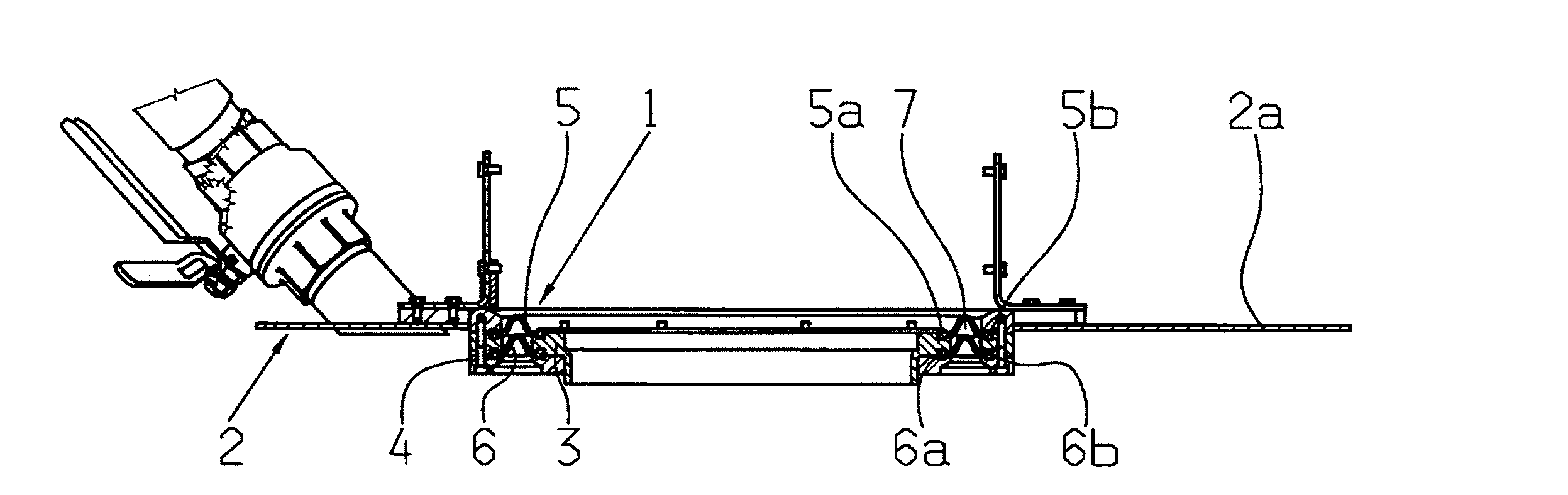 Sealing arrangement for a pivotable boat drive