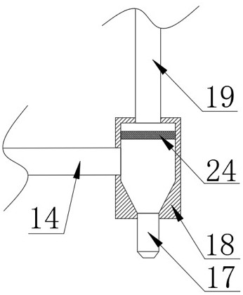 Automatic liquid discharging and sand removing separator