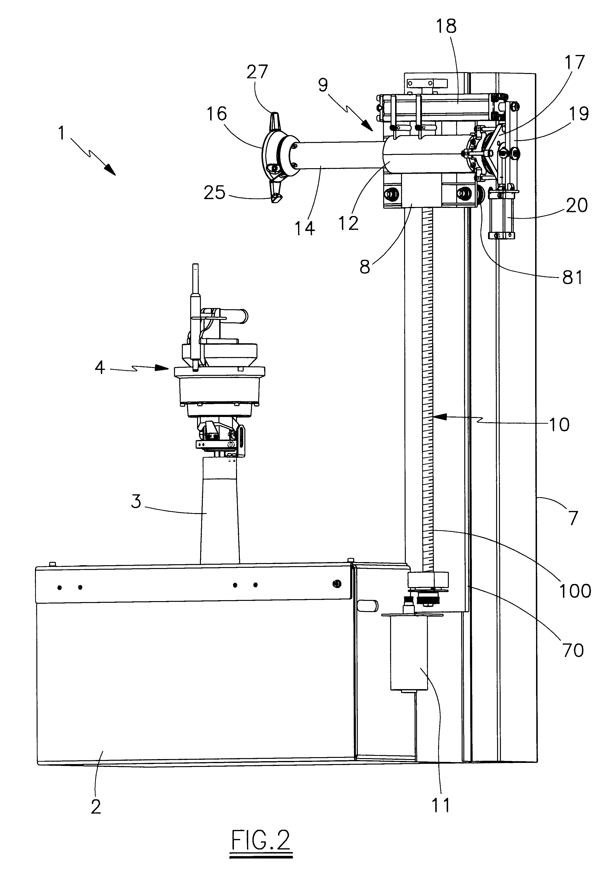 Automatic tyre removal and mounting device and tyre removal machines equipped therewith