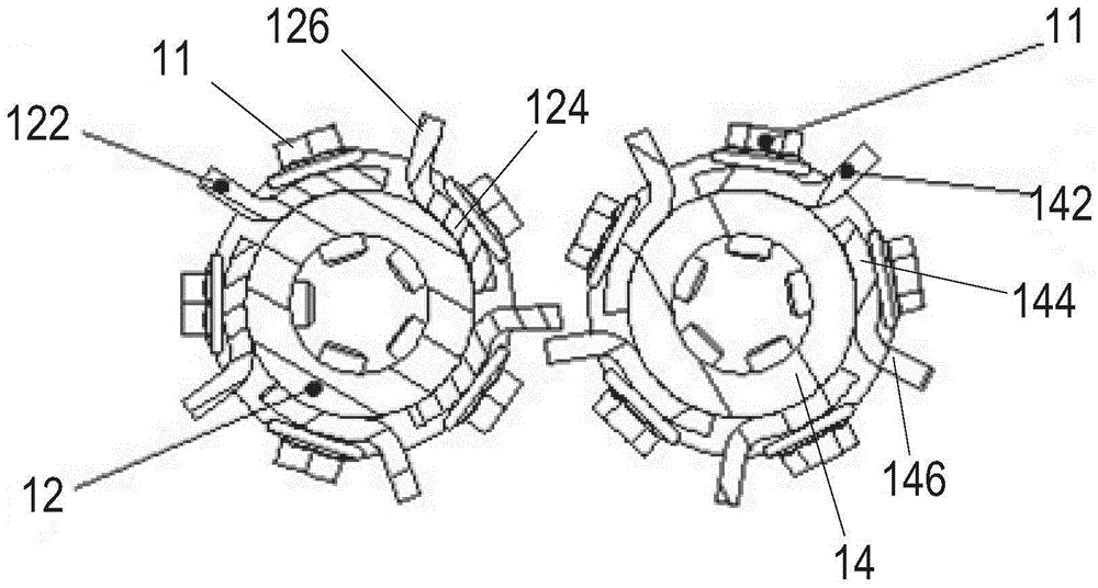 Combined-type stem-pulling roller used in corn harvester, and corn harvester