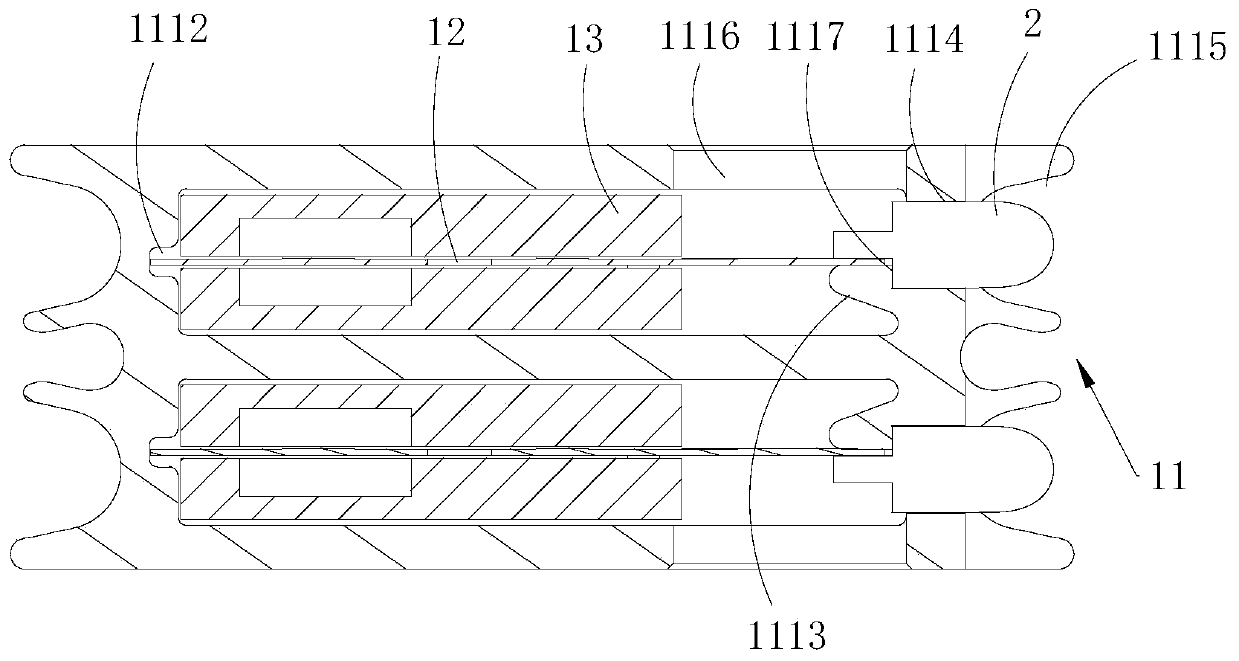 Microwave device cavity, microwave device and antenna