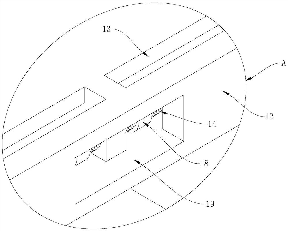 Environment-friendly wood machining cutting device facilitating wood chip collection