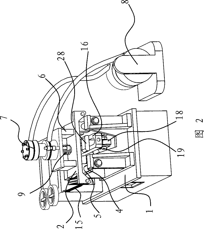 Material cutting device of reinforced bar-straightening and material-cutting machine