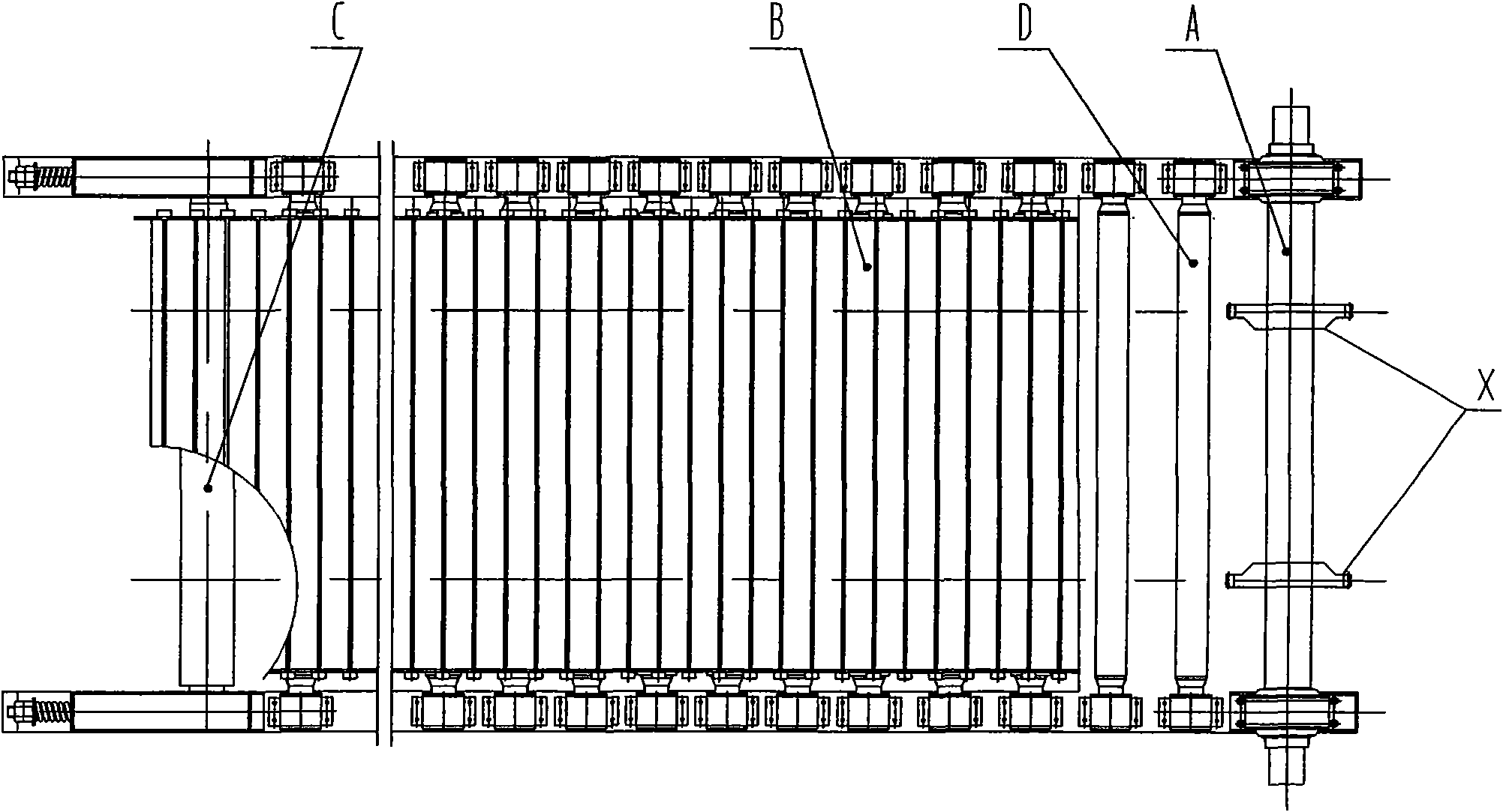 Heavy duty plate feeder capable of realizing smooth transmission