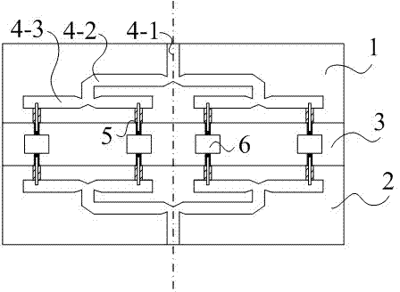 Double-layer multi-channel power synthesis amplifier based on rectangular waveguide