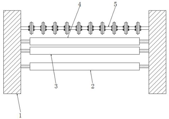 Slitting device capable of guaranteeing tension during cloth cutting based on opposite movement