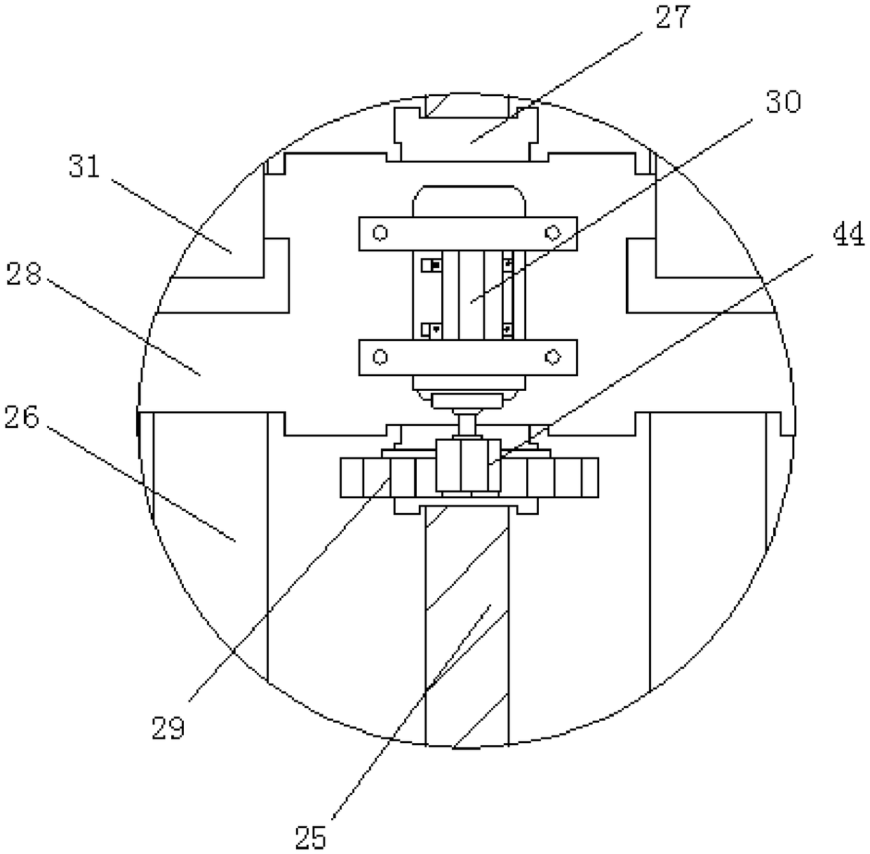 Hedge trimmer with multi-dimension trimming function