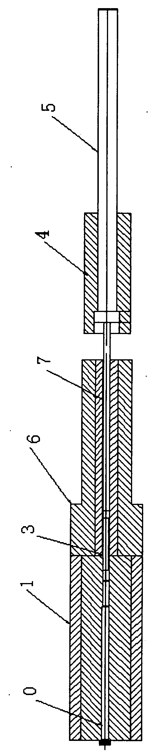 Cold upsetting forming die of slender bolt