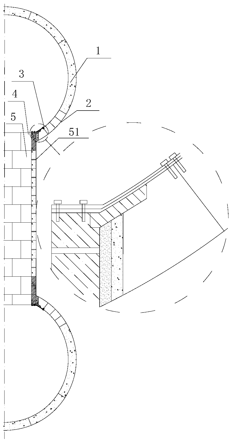 Assembled communication channel structure and its construction method