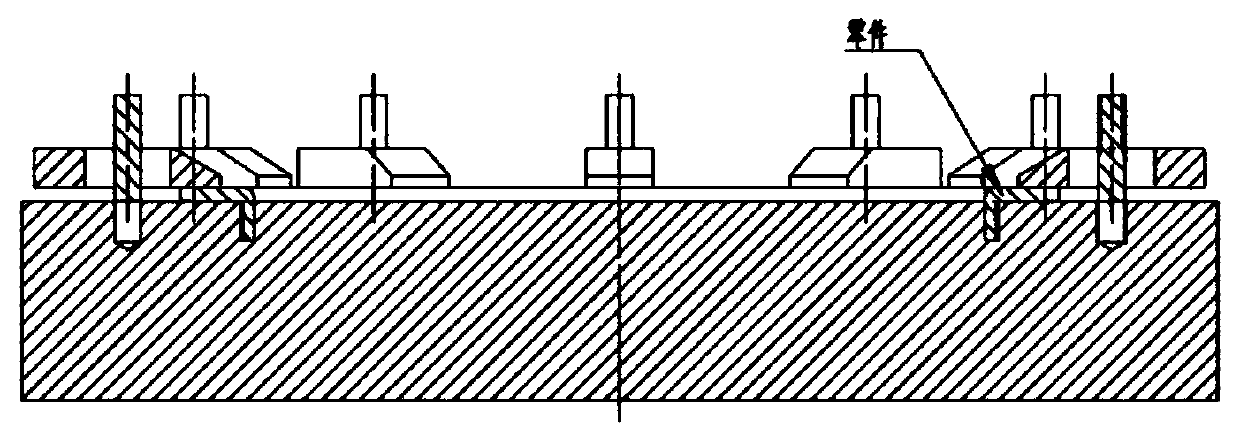 Method and device used for guaranteeing wall thickness of metal plate forming thin-wall ring part